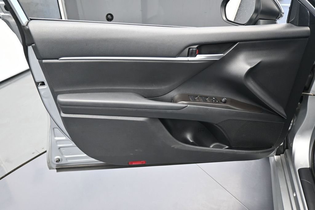 Used 2023 Toyota Camry SE FWD image 13
