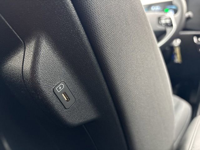 Used 2025 Kia Niro LX image 32