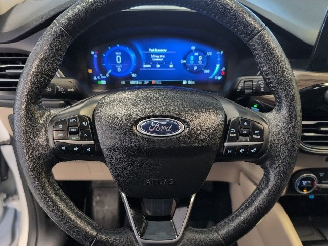 Used 2020 Ford Escape Titanium image 17