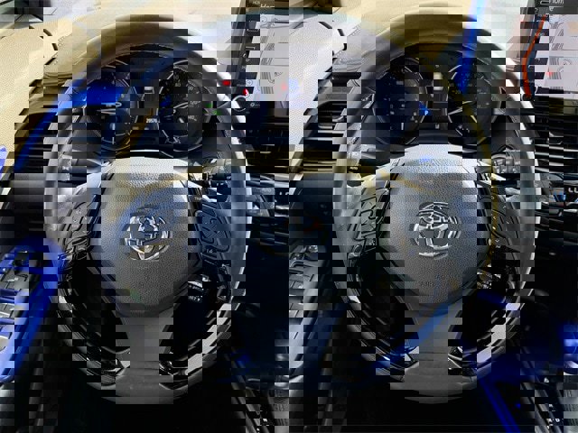 Used 2019 Toyota C-HR Limited image 13