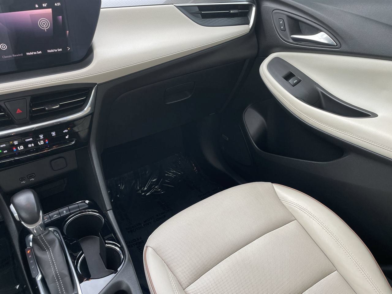 Used 2024 Buick Encore GX Avenir w/ Avenir Convenience Package AWD/4WD image 17