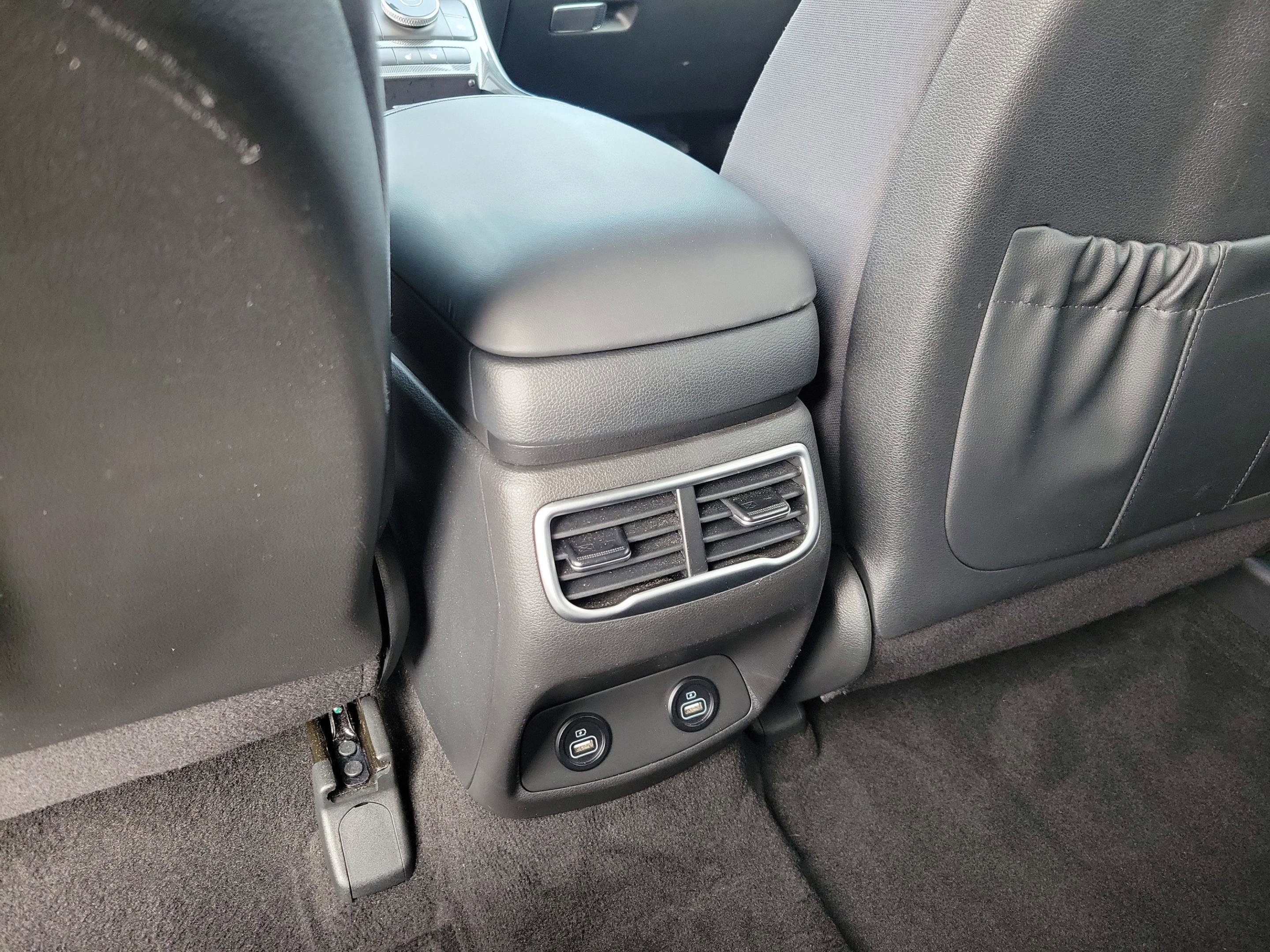 Certified 2023 Hyundai Santa Fe SEL w/ Cargo Package image 11