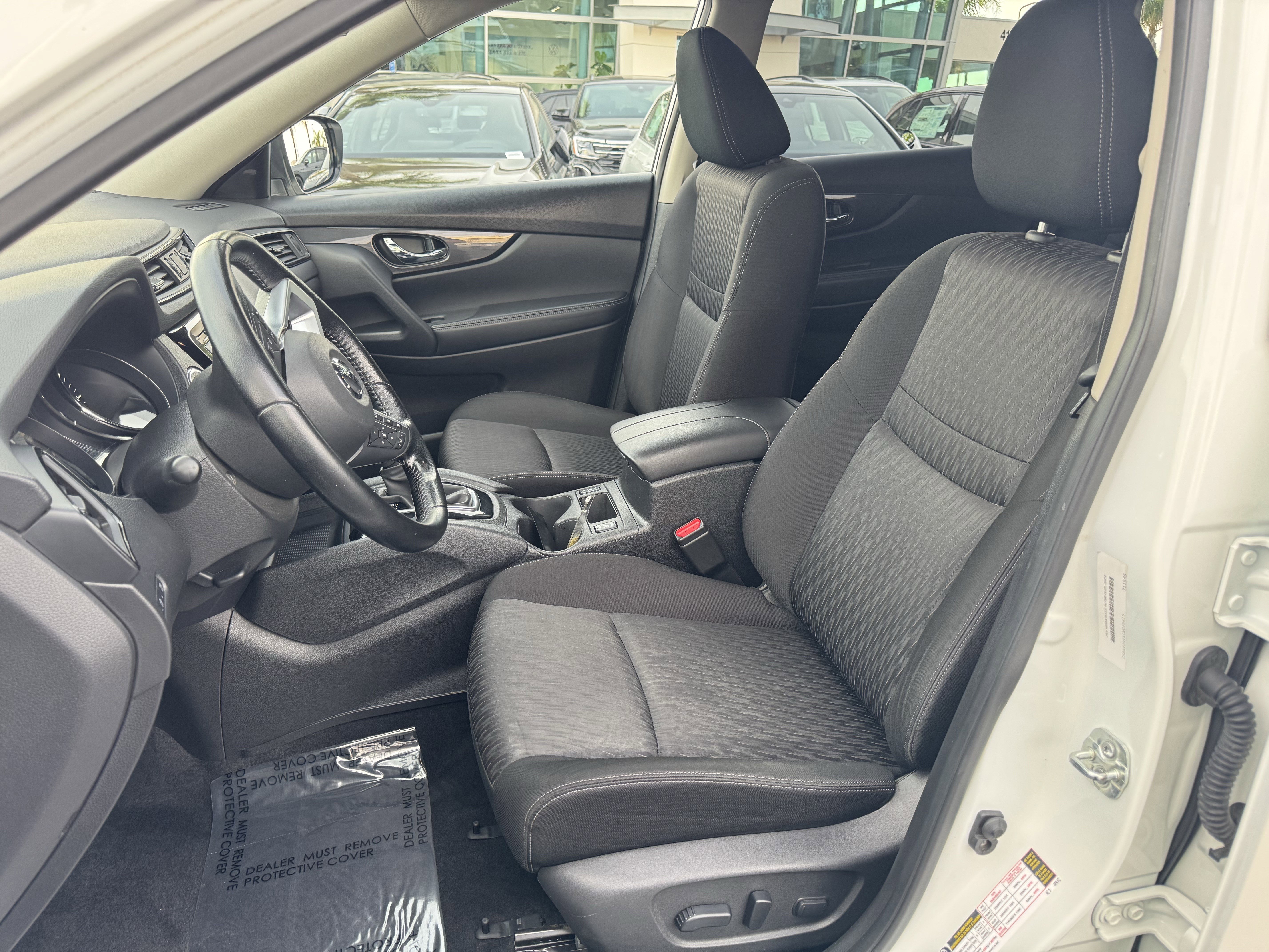 Used 2020 Nissan Rogue SV image 16