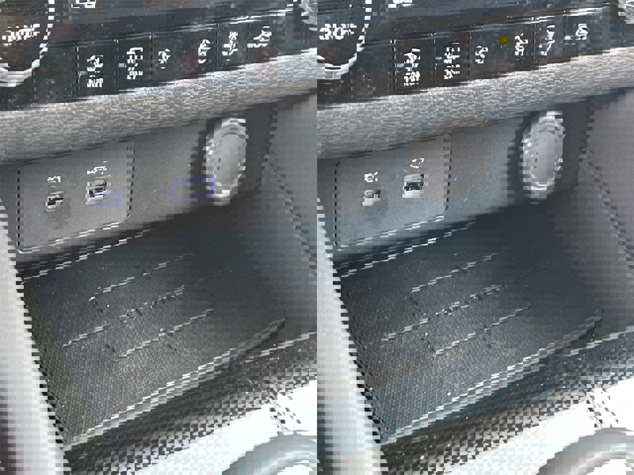 Used 2023 Mitsubishi Outlander SE Black Edition image 28