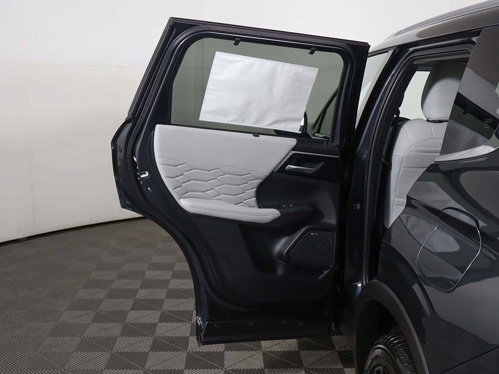 New 2026 Mitsubishi Outlander SEL AWD/4WD image 28