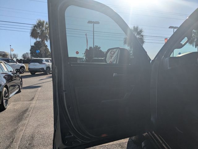 Used 2022 Toyota Tundra SR5 w/ SR5 Convenience Package image 11