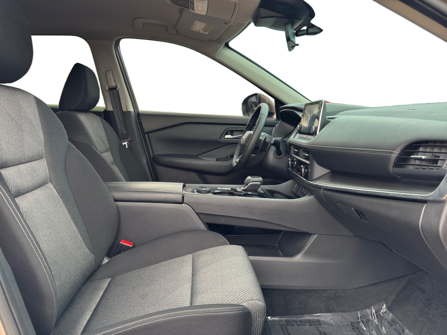 Used 2025 Nissan Rogue SV AWD/4WD image 17