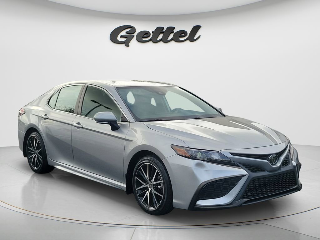 Used 2023 Toyota Camry SE video 2