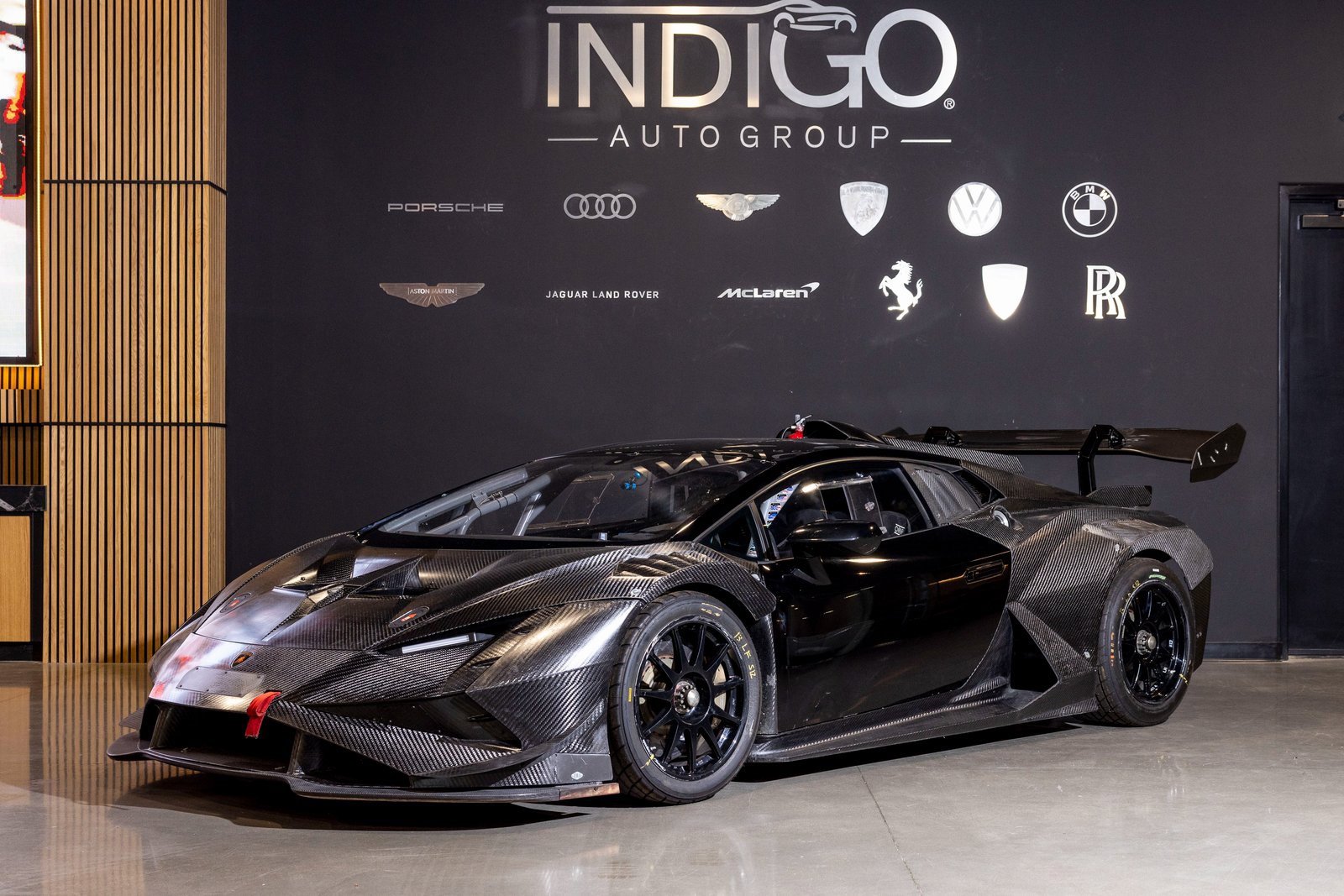 Used 2023 Lamborghini Huracan EVO video 1