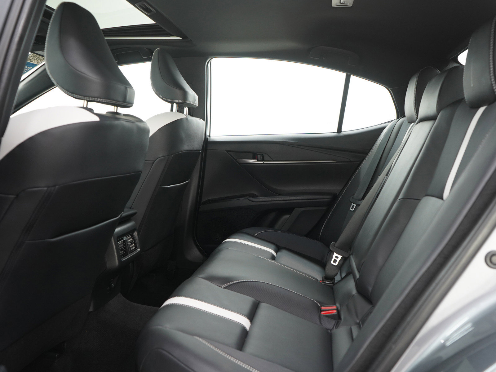 Used 2025 Toyota Camry SE w/ Multimedia Upgrade Package FWD image 16