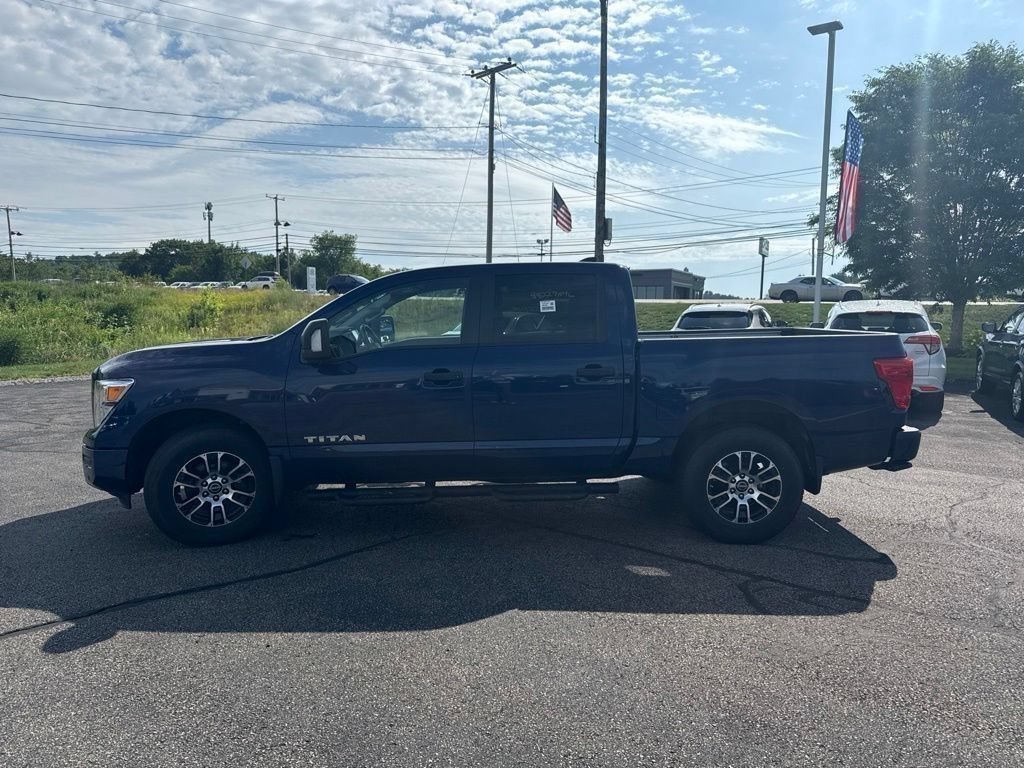 Certified 2023 Nissan Titan SV w/ SV Convenience Package AWD/4WD image 5