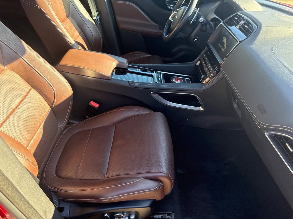 Used 2020 Jaguar F-PACE S image 15