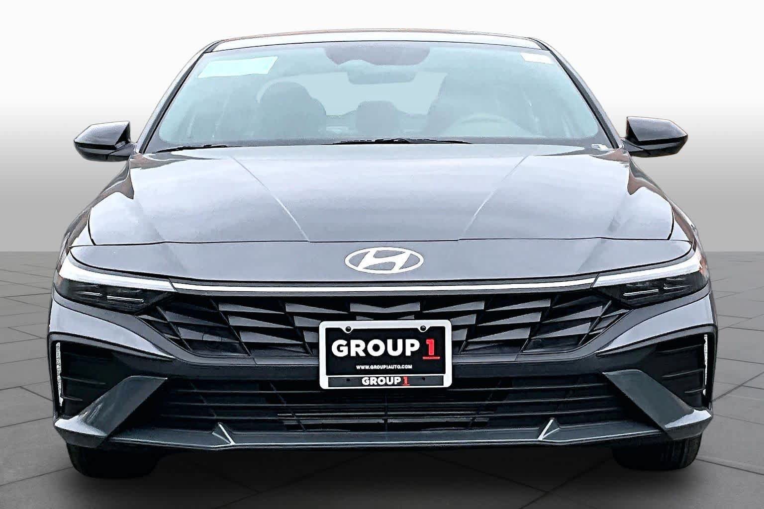 New 2026 Hyundai Elantra SEL Sport FWD image 3