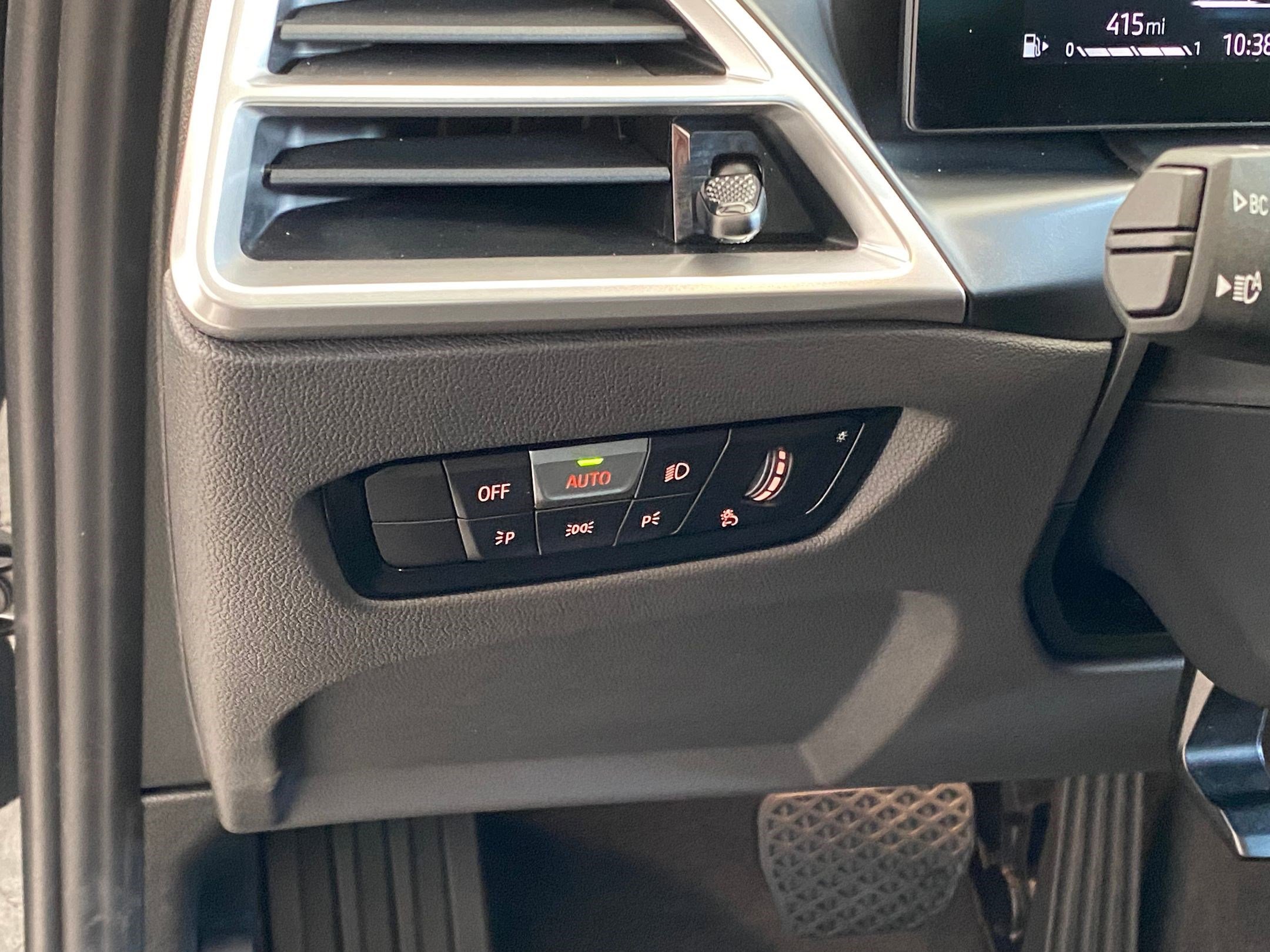 Used 2025 BMW 330i xDrive 330i xDrive w/ Convenience Package image 19