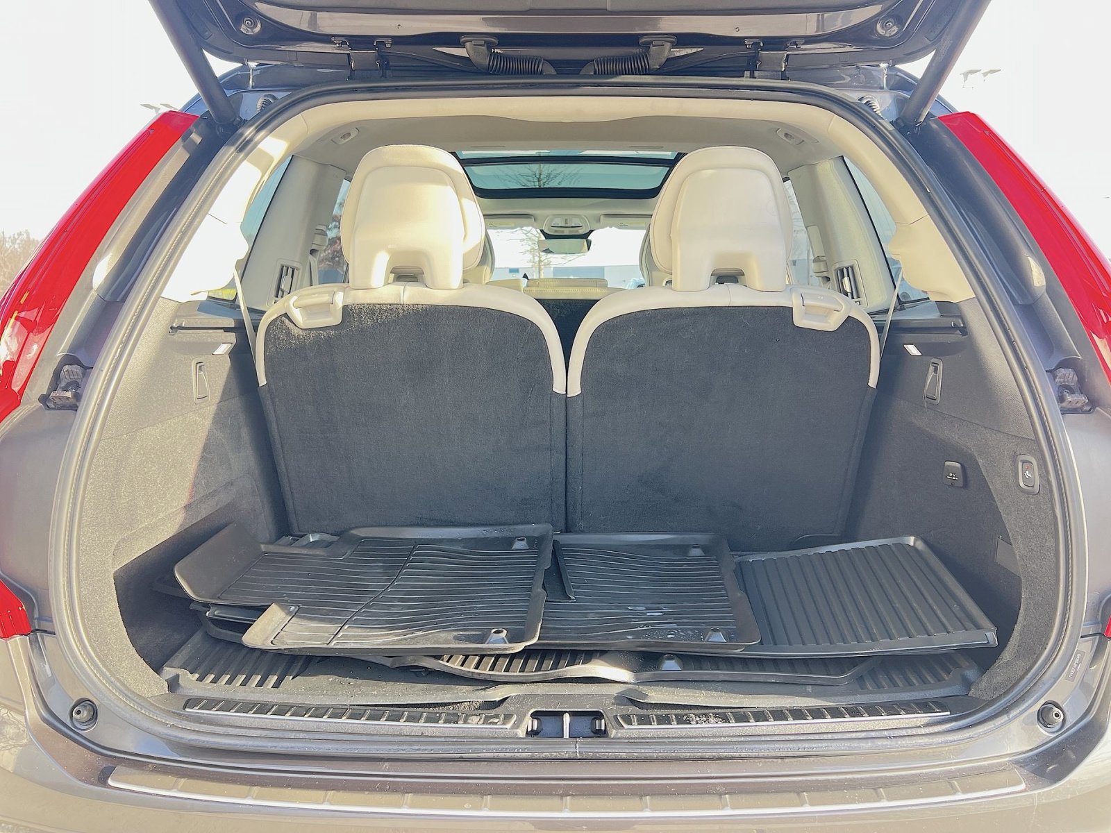 Certified 2023 Volvo XC90 B6 Ultimate w/ Protection Package image 27