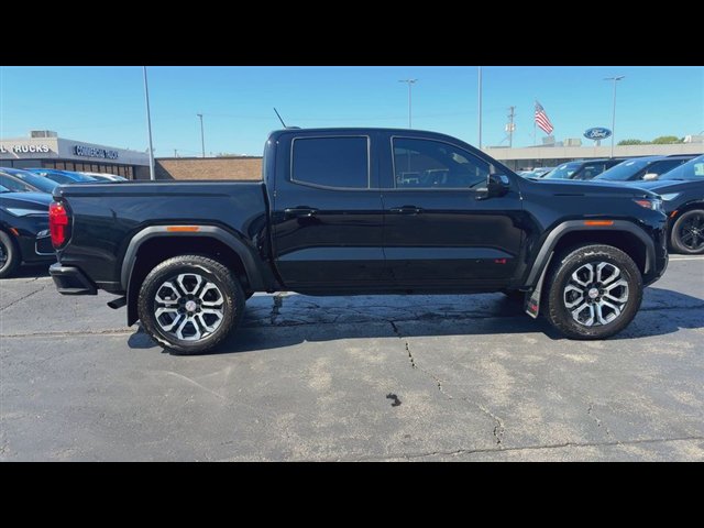 Certified 2024 GMC Canyon AT4 w/ AT4 Premium Package AWD/4WD image 9