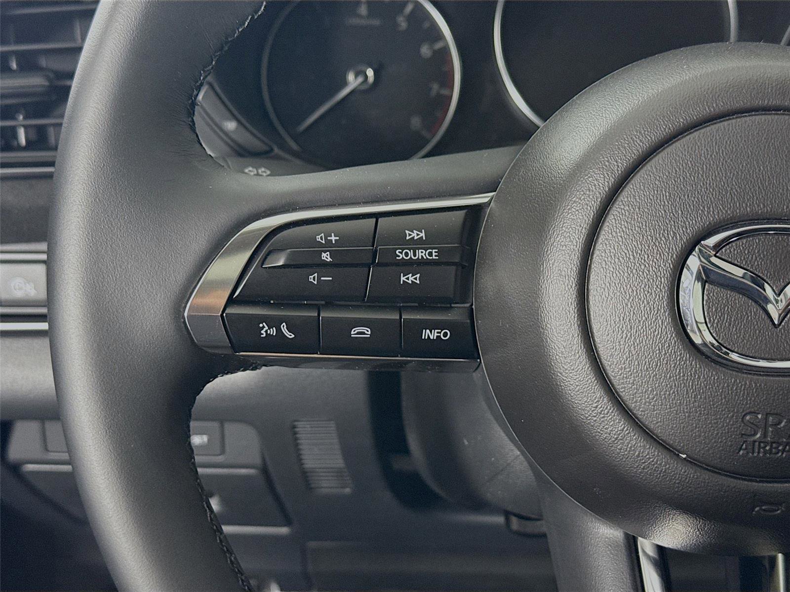 New 2025 MAZDA CX-30 Carbon image 18