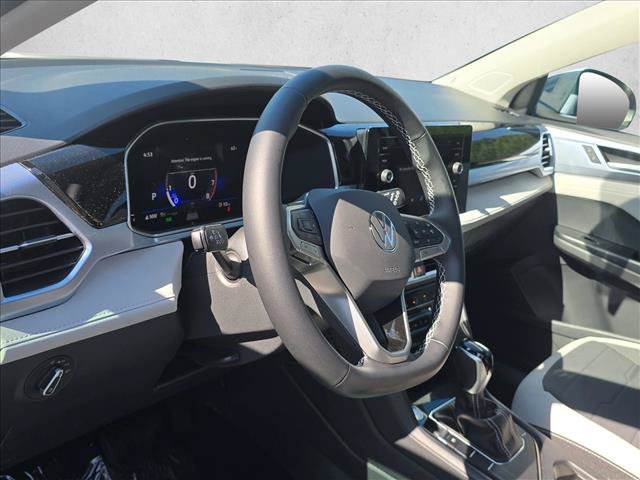 New 2026 Volkswagen Taos SE FWD image 7