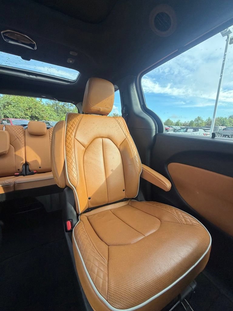 Used 2021 Chrysler Pacifica Pinnacle AWD/4WD image 18