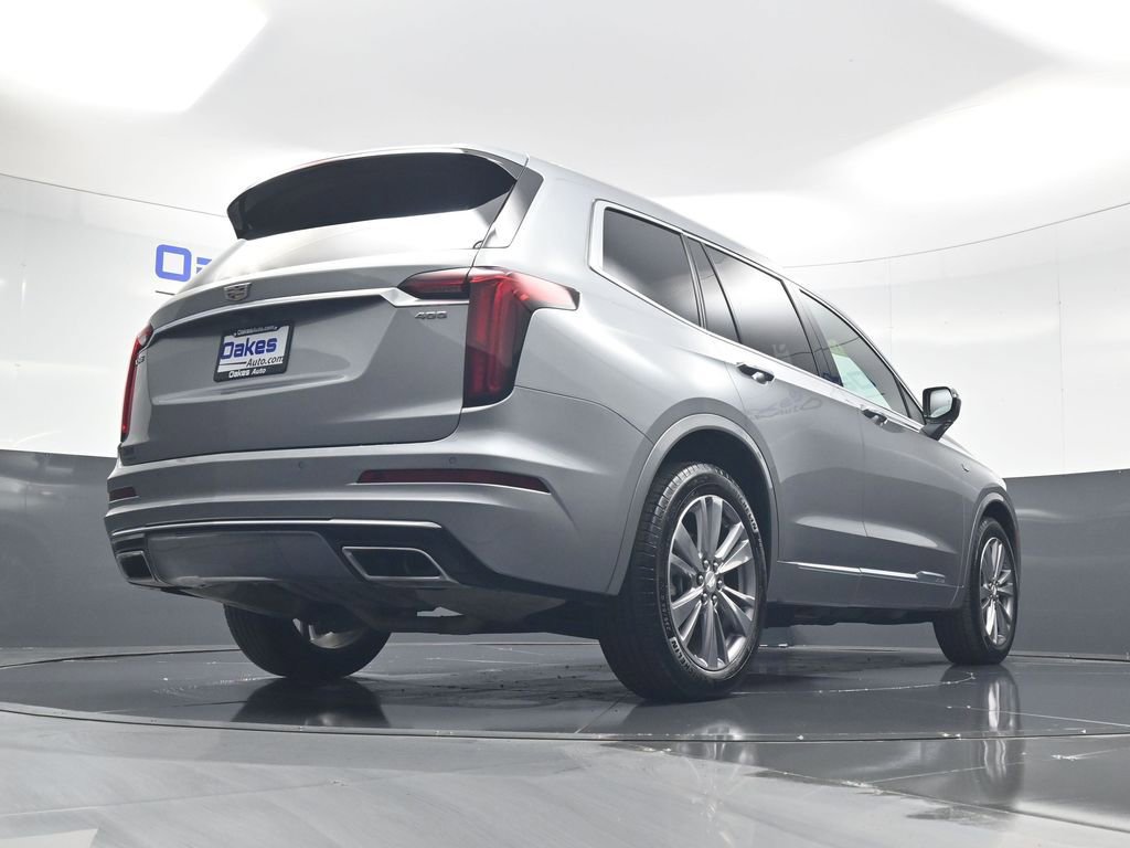 Used 2025 Cadillac XT6 Premium Luxury image 44
