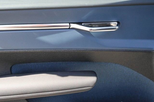 New 2025 Volvo EX30 Plus w/ Protection Package Premier image 21