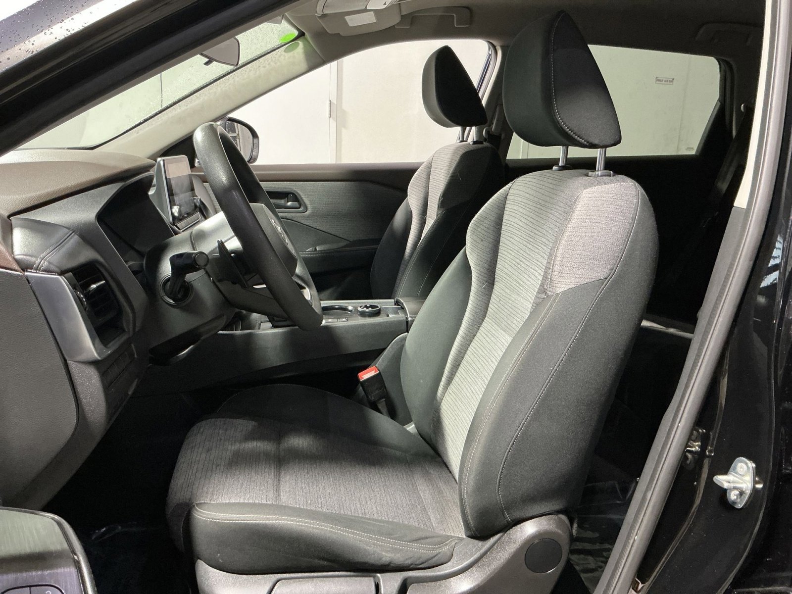 Used 2021 Nissan Rogue S image 21