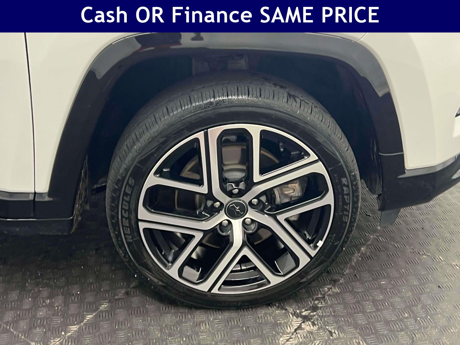 Certified 2025 Jeep Compass Limited w/ Elite Group AWD/4WD image 12