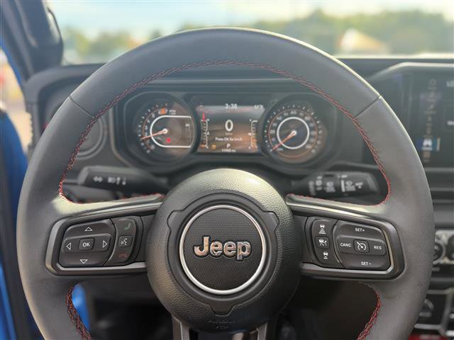 Used 2024 Jeep Wrangler Unlimited Rubicon image 17