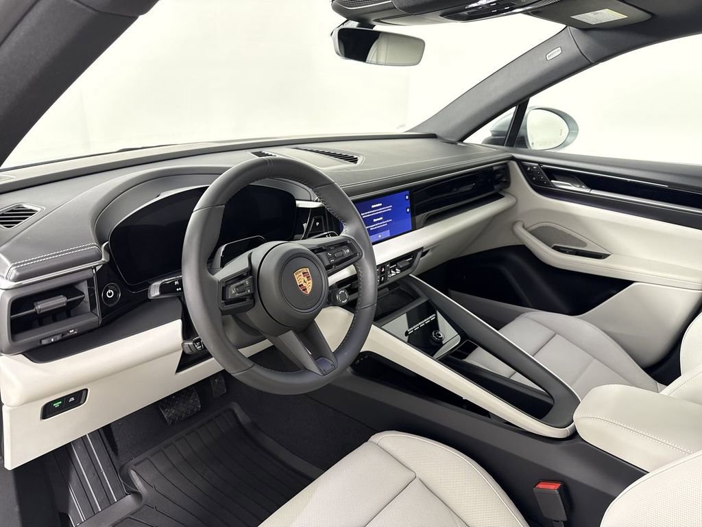New 2026 Porsche Macan 4 Electric AWD/4WD image 4