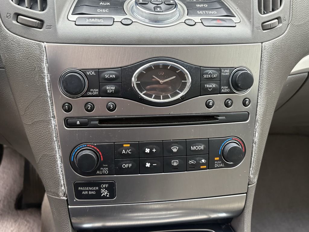 Used 2011 INFINITI G37 Journey RWD image 18
