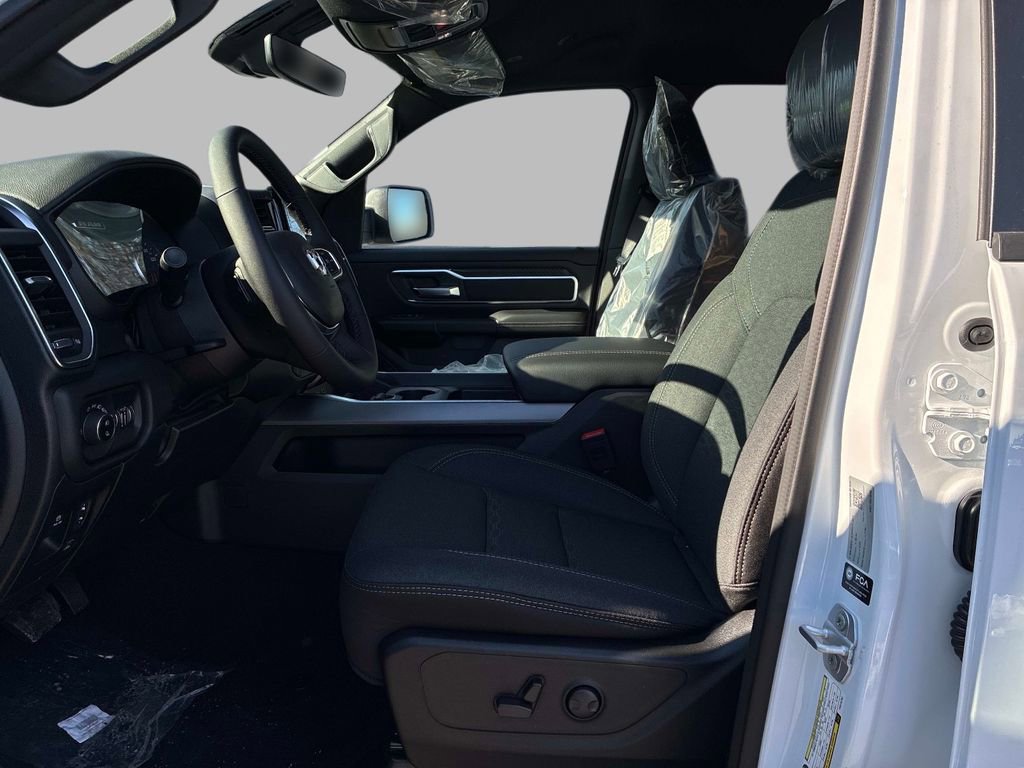 New 2026 RAM 1500 4x4 Crew Cab image 10