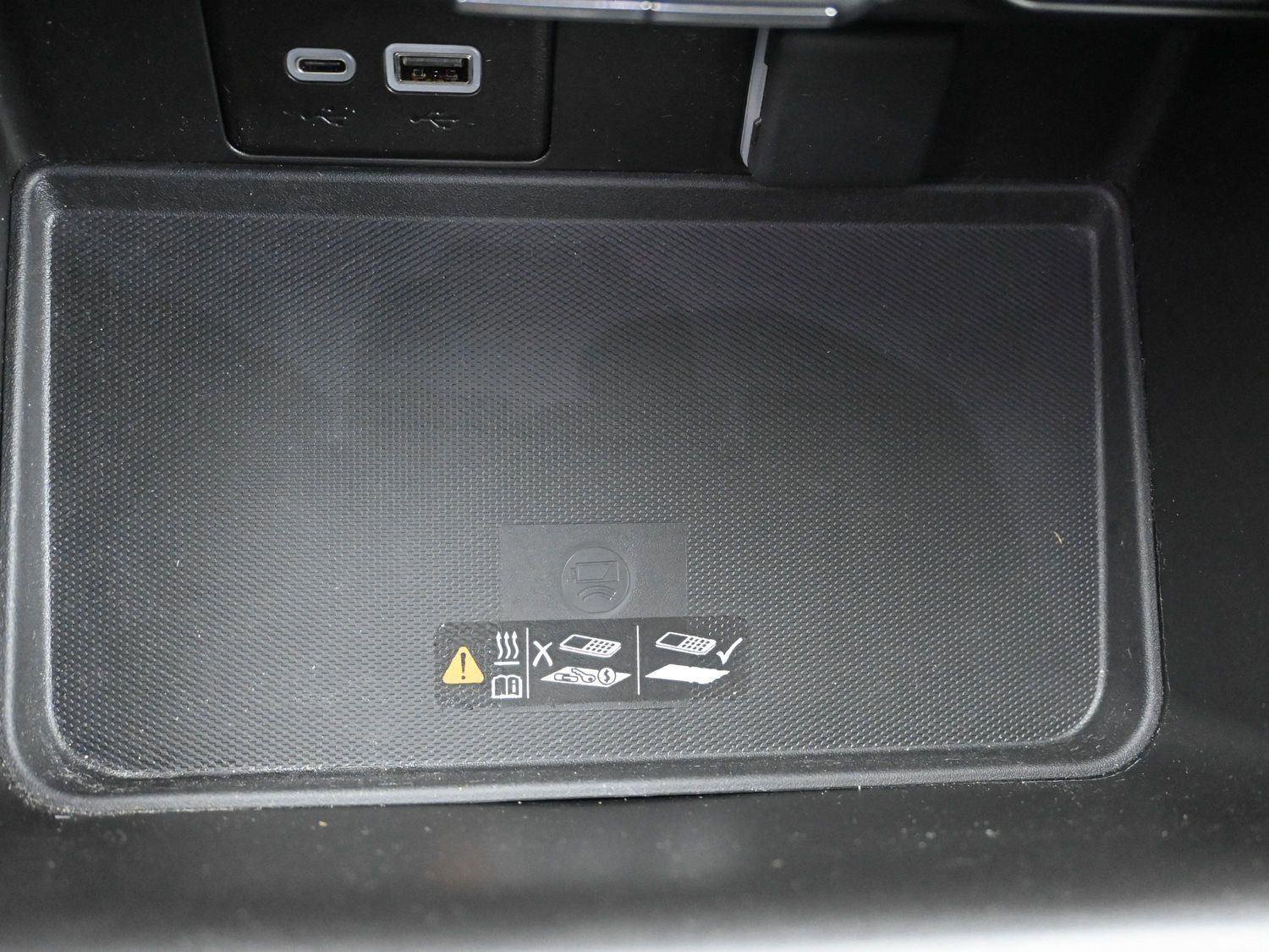 Used 2024 Chevrolet Suburban High Country image 35