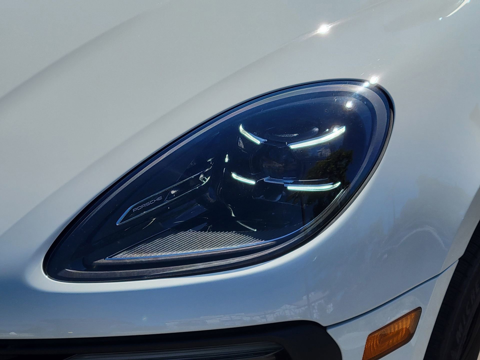 Used 2025 Porsche Macan image 36