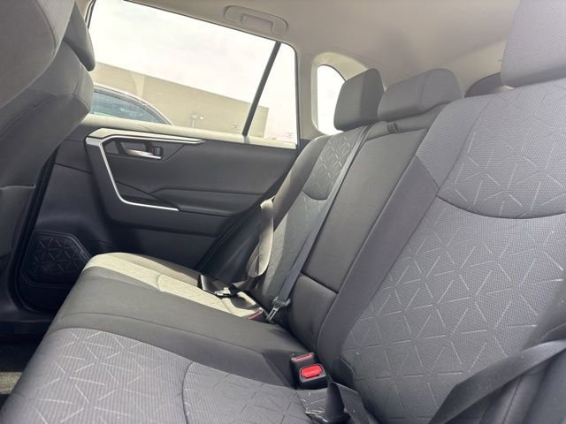 Used 2021 Toyota RAV4 XLE w/ Convenience Package image 8