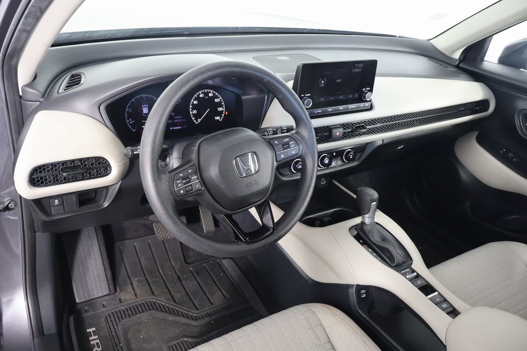 Used 2025 Honda HR-V LX image 5