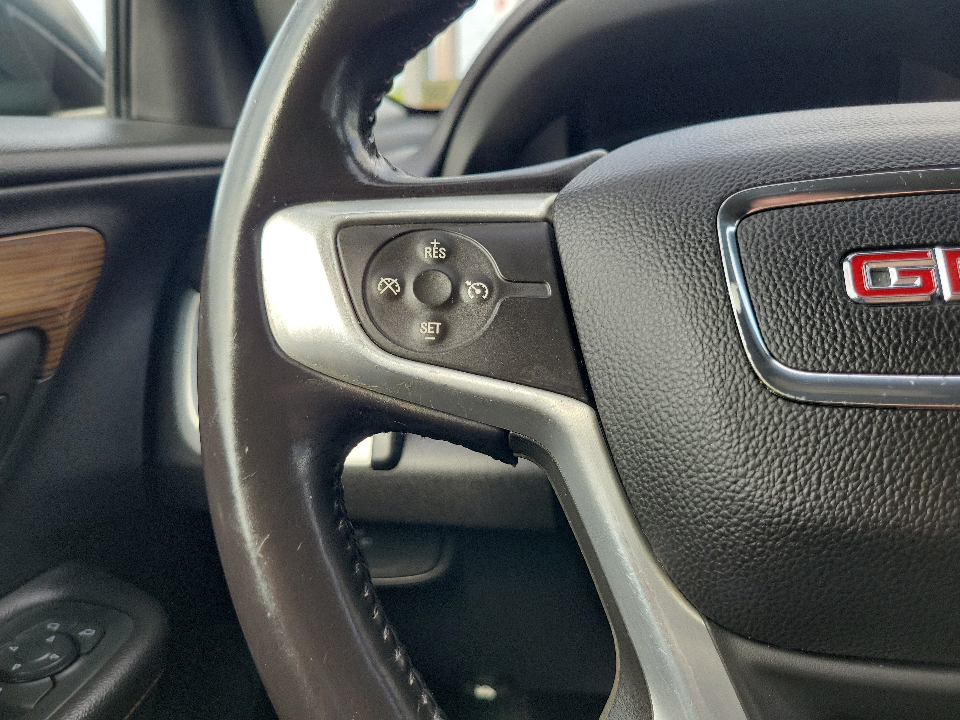 Used 2018 GMC Terrain SLE FWD image 18