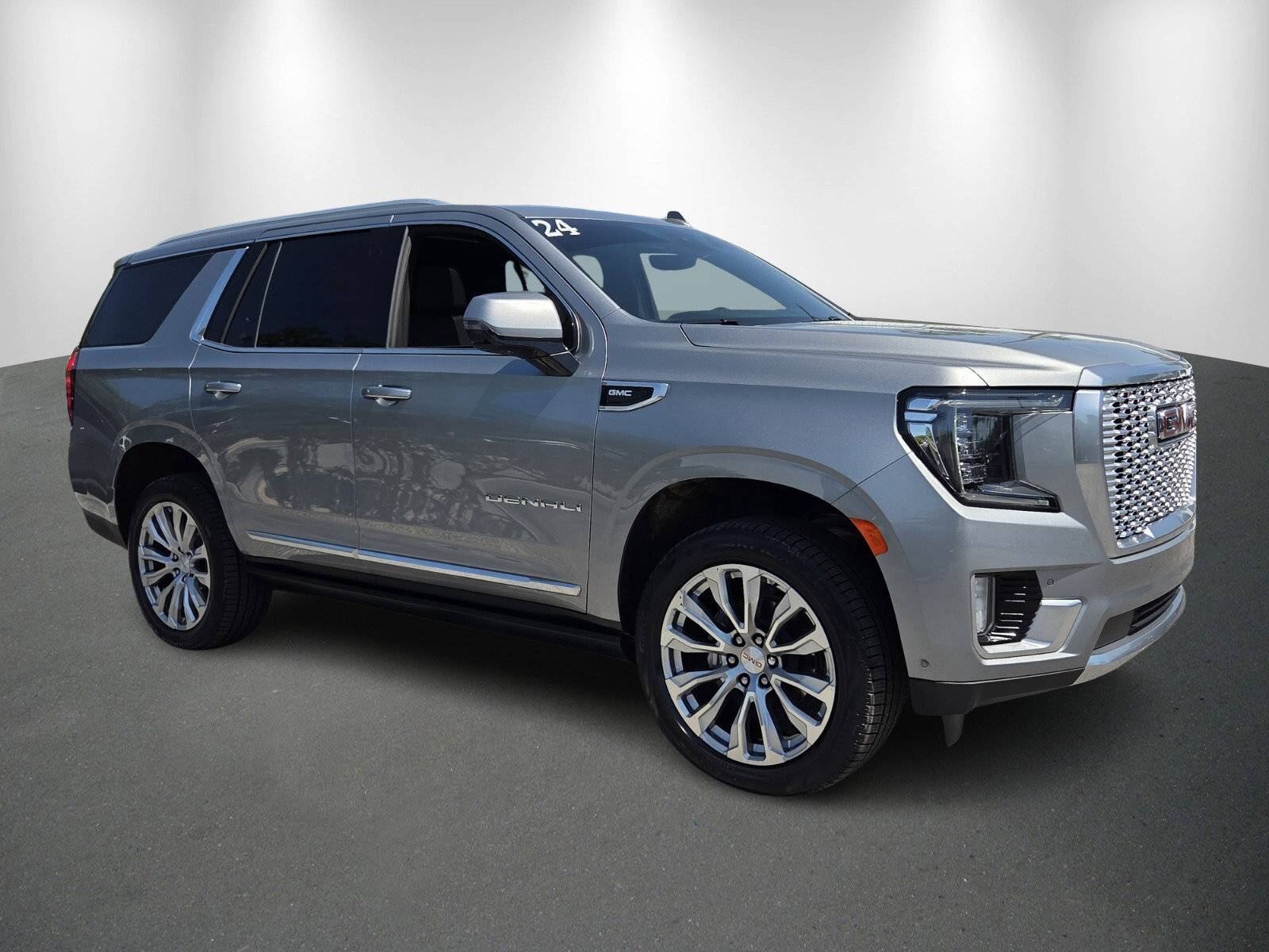 Used 2024 GMC Yukon Denali w/ Denali Reserve Package image 2