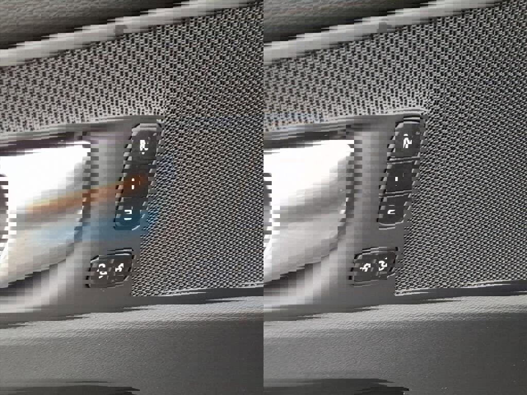 Certified 2025 Volvo XC60 B5 Plus image 16