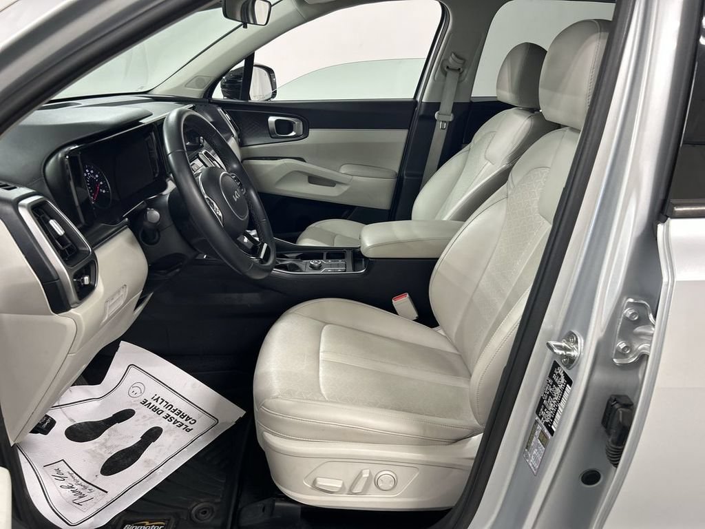 Used 2022 Kia Sorento S FWD image 9