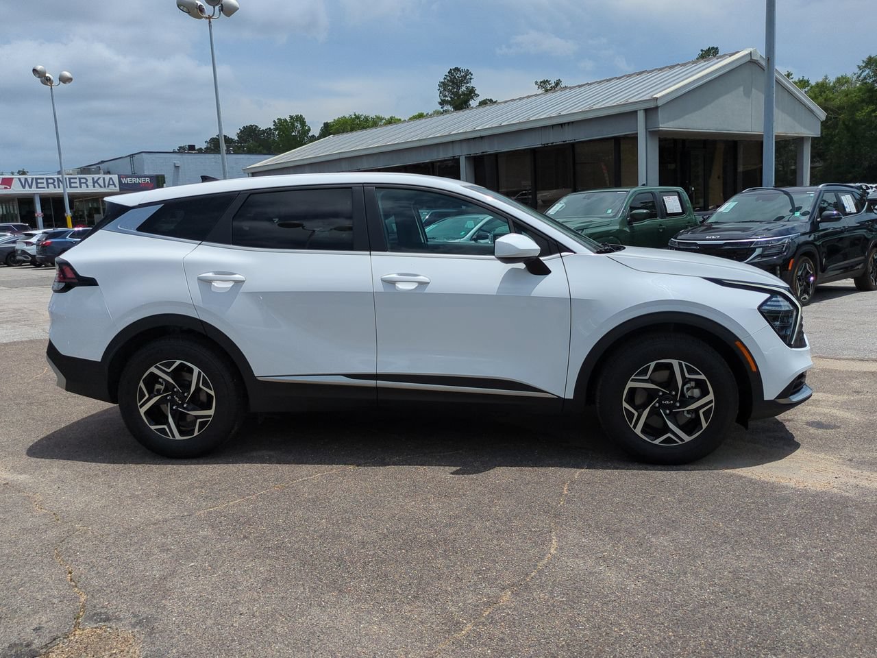 Certified 2025 Kia Sportage LX FWD image 4