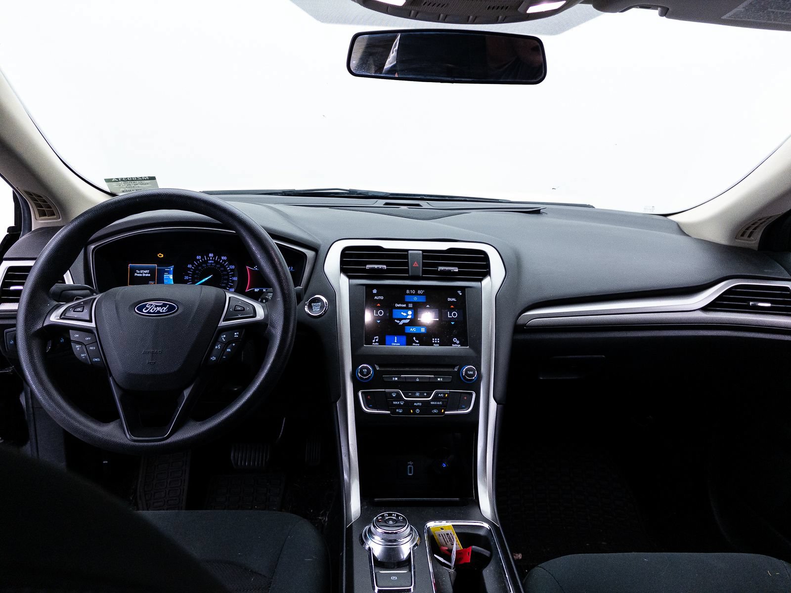 Used 2018 Ford Fusion SE w/ Fusion SE Technology Package FWD image 15