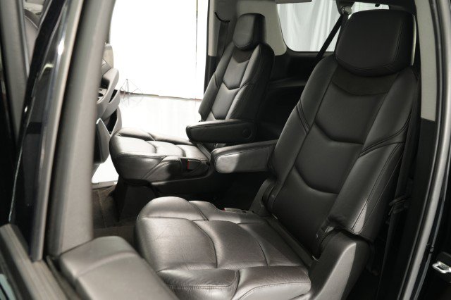 Used 2020 Cadillac Escalade ESV Luxury w/ Escalade Sport Edition AWD/4WD image 44