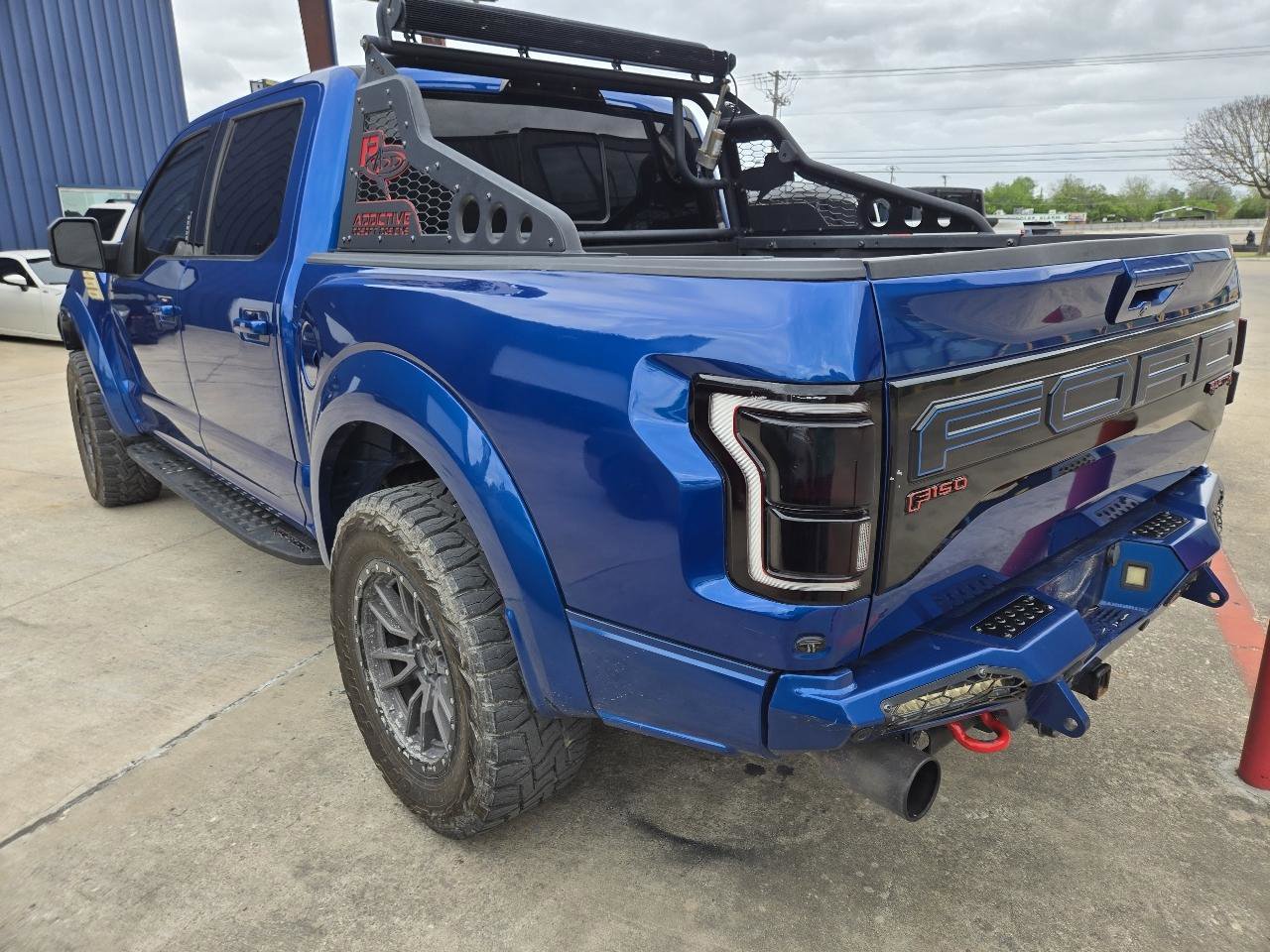 Used 2017 Ford F150 Raptor w/ Equipment Group 802A Luxury AWD/4WD image 3