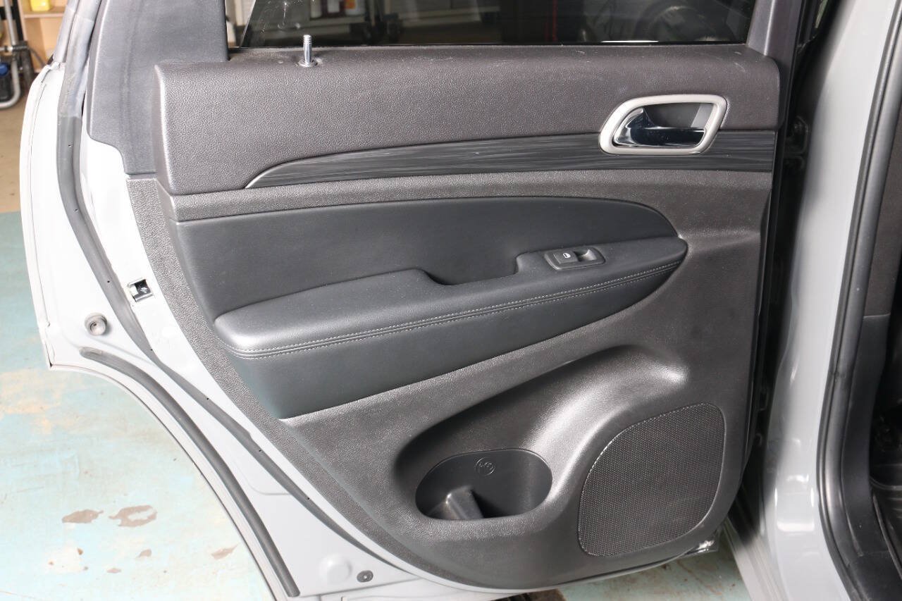 Used 2020 Jeep Grand Cherokee Altitude RWD image 42