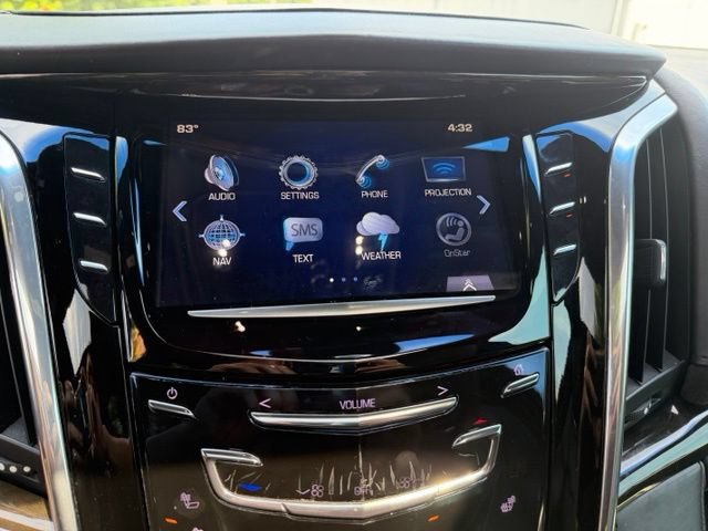 Used 2017 Cadillac Escalade ESV Platinum AWD/4WD image 19