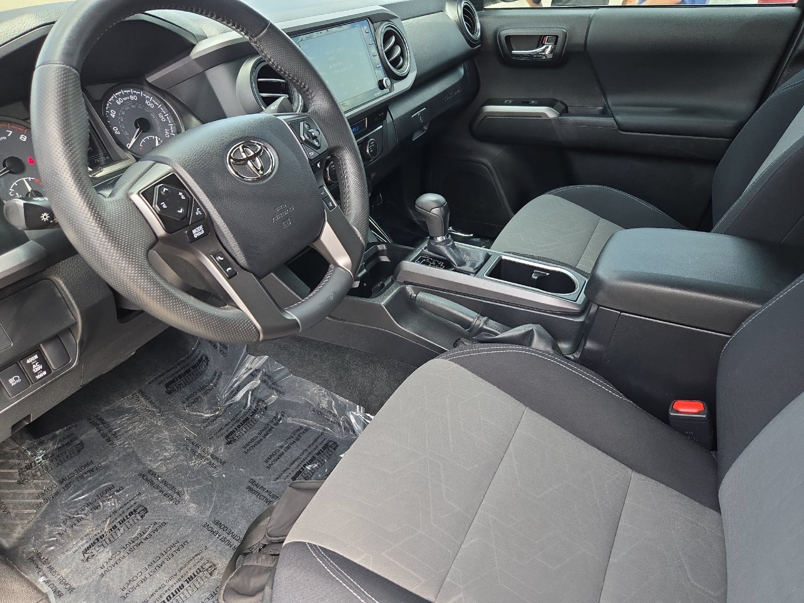 Used 2023 Toyota Tacoma TRD Off-Road w/ Technology Package AWD/4WD image 9