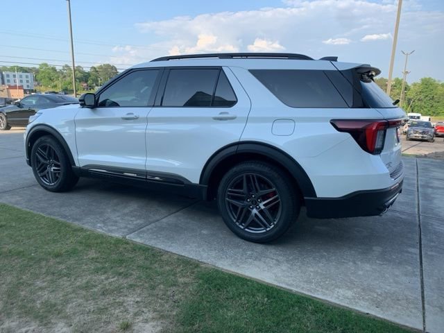 Used 2025 Ford Explorer ST w/ Sun And Sound Package AWD/4WD image 5