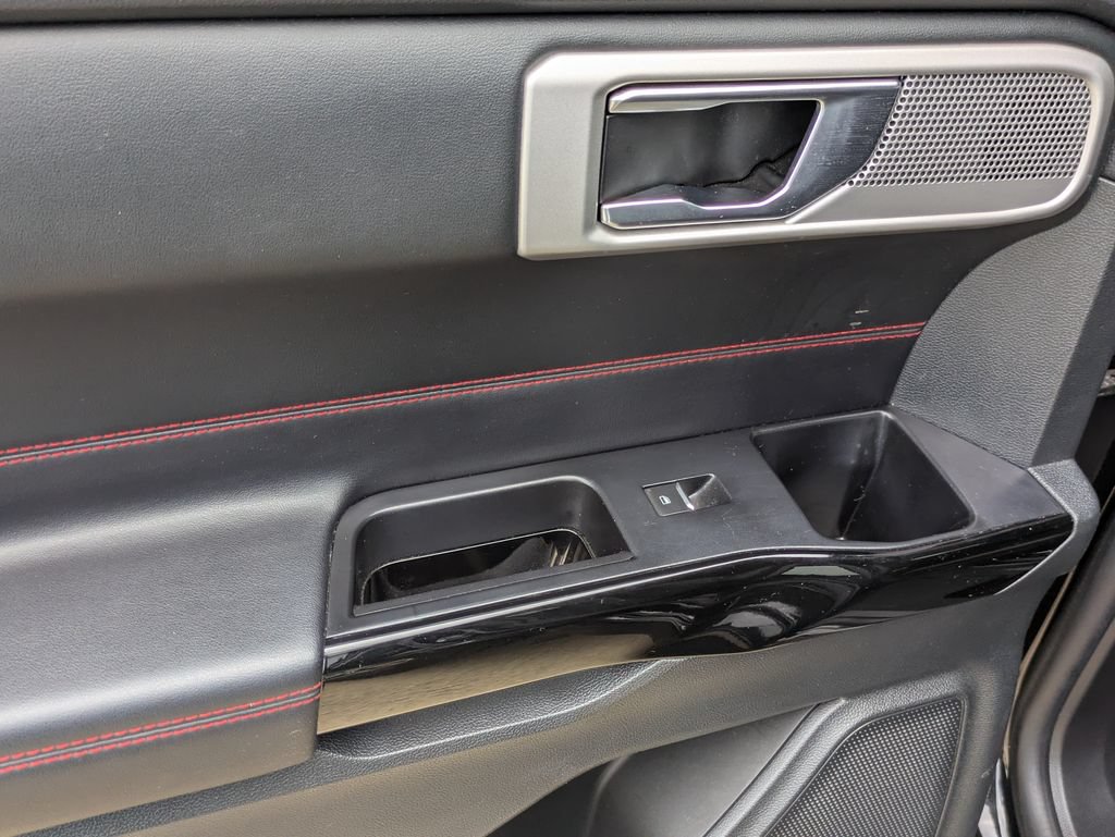 Used 2022 Ford Explorer ST-Line RWD image 11