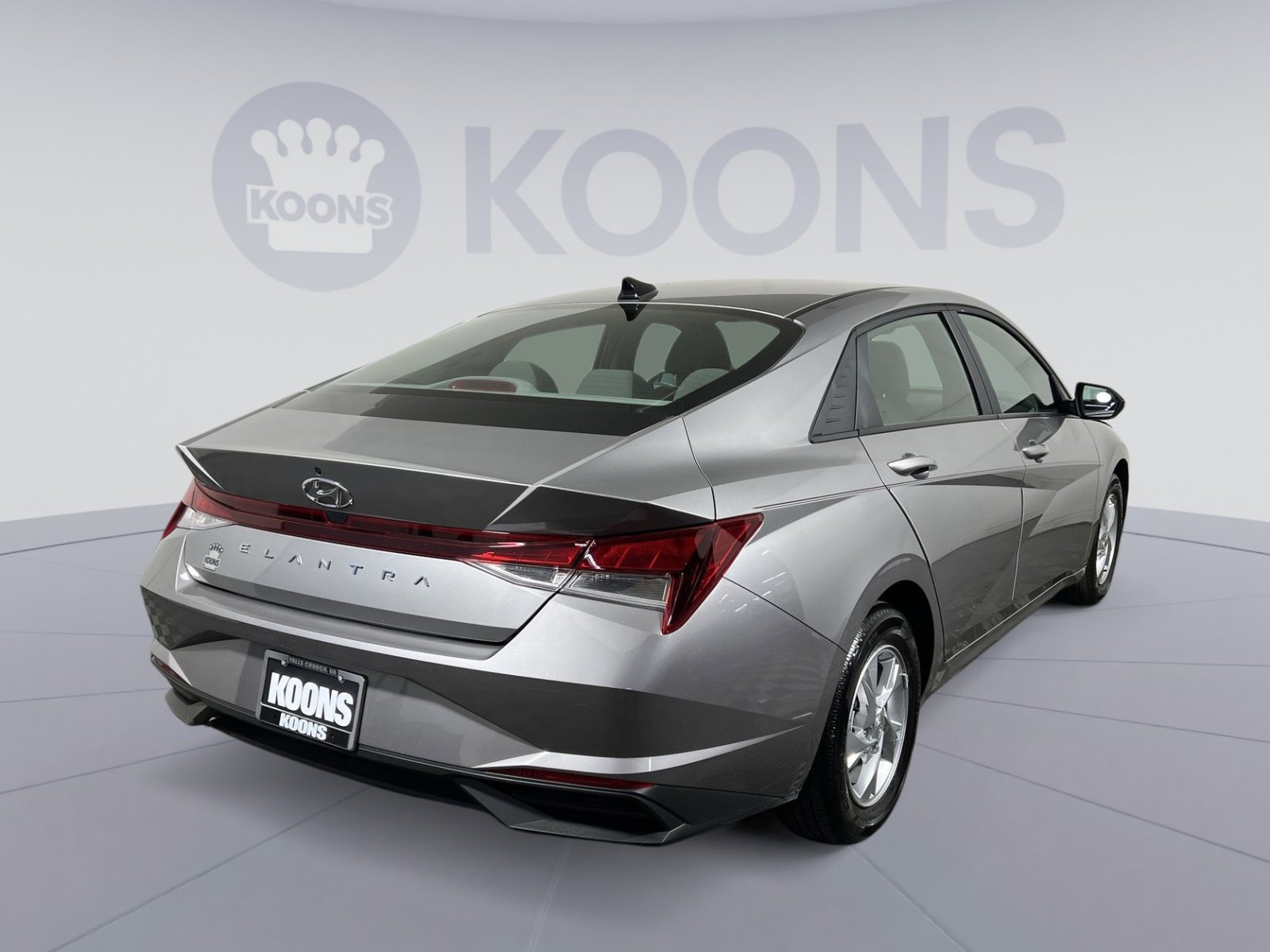 Used 2023 Hyundai Elantra SE w/ Cargo Package image 7