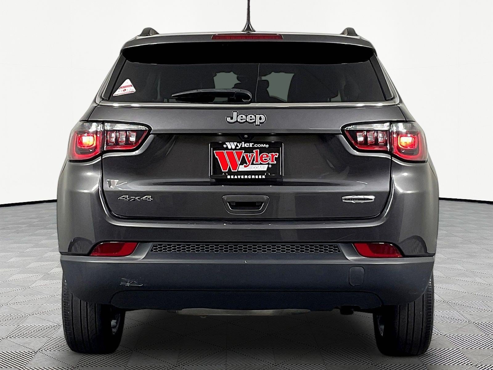 Used 2022 Jeep Compass Latitude AWD/4WD image 5
